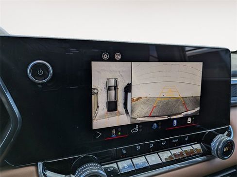 Used 2024 GMC Canyon AT4 w/ Technology Package image 20