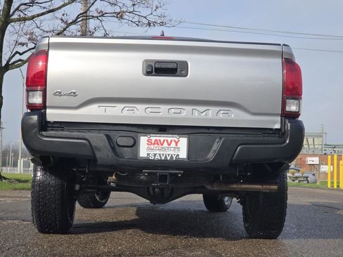 Used 2021 Toyota Tacoma SR AWD/4WD image 14