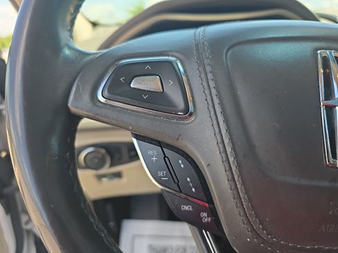 Used 2019 Lincoln MKZ Reserve w/ Luxury Package AWD/4WD image 16