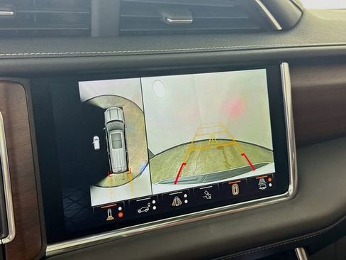 Used 2023 GMC Yukon XL Denali Ultimate image 18