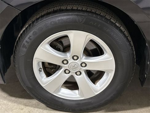 Used 2015 Toyota Sienna LE image 25