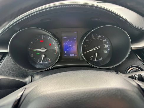 Used 2018 Toyota C-HR XLE FWD image 14