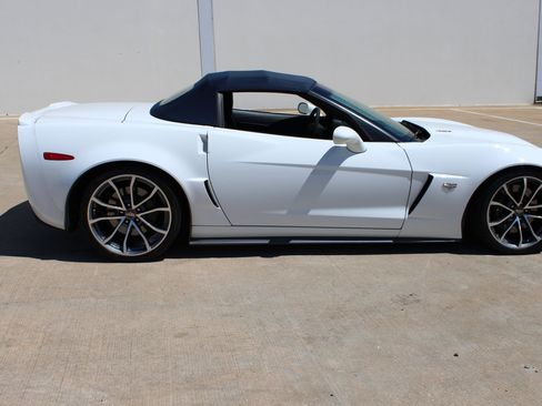 Used 2013 Chevrolet Corvette 427 w/ 1SC Preferred Equipment Group RWD image 24