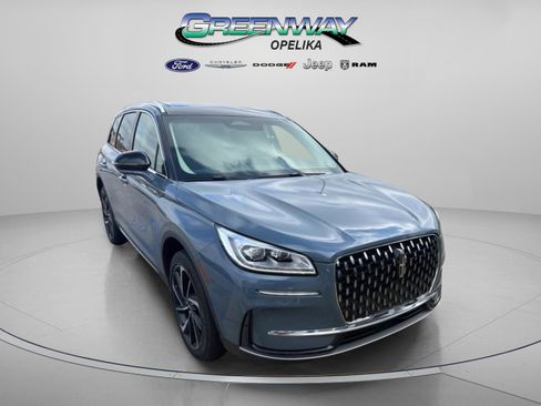 Used 2023 Lincoln Corsair Reserve w/ Equipment Group 201A image 3