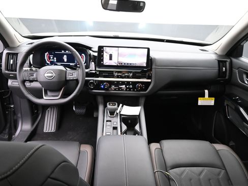 New 2026 Nissan Pathfinder Platinum FWD image 20