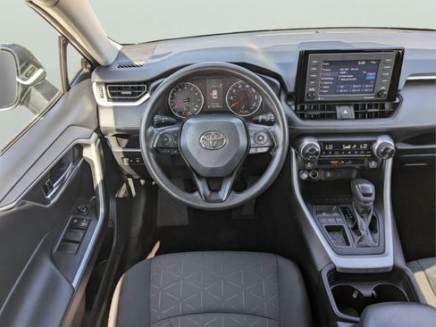 Used 2021 Toyota RAV4 XLE FWD image 17