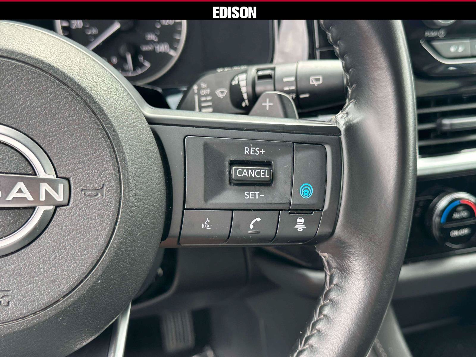 Used 2025 Nissan Pathfinder SV AWD/4WD image 21
