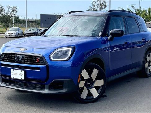 Certified 2025 MINI Cooper Countryman S w/ Comfort Package Max image 3