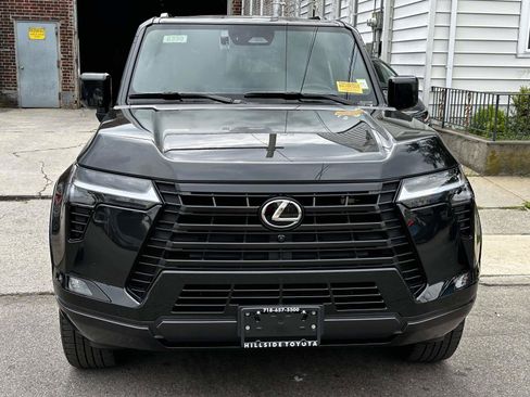 Used 2025 Lexus GX 550 w/ Accessory Package (2T) AWD/4WD image 8