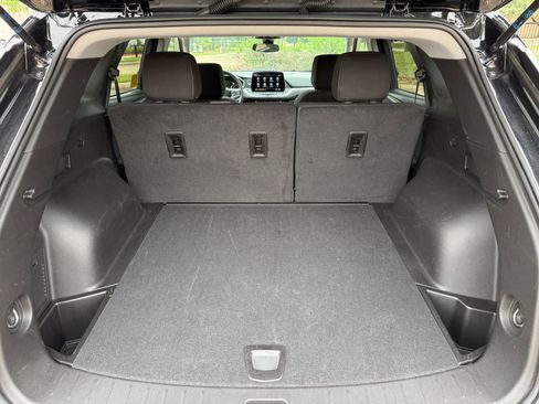 Used 2025 Chevrolet Blazer LT FWD image 31
