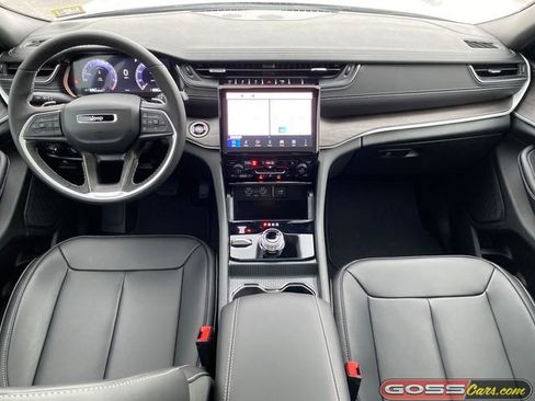 New 2025 Jeep Grand Cherokee Limited image 10