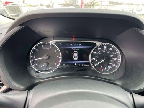 Certified 2025 Nissan Sentra SV image 24