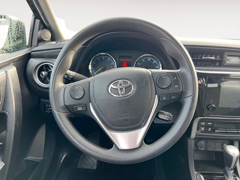 Used 2019 Toyota Corolla LE w/ Carpet Mat Package (TMS) image 12