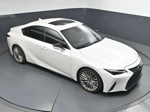 Used 2025 Lexus IS 300 w/ Premium Package RWD image 32