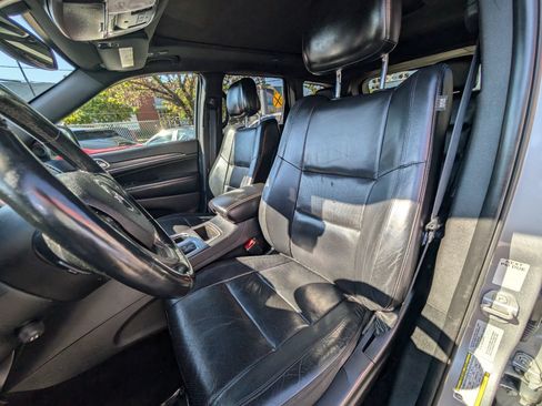 Used 2018 Jeep Grand Cherokee Limited w/ Luxury Group II RWD image 15