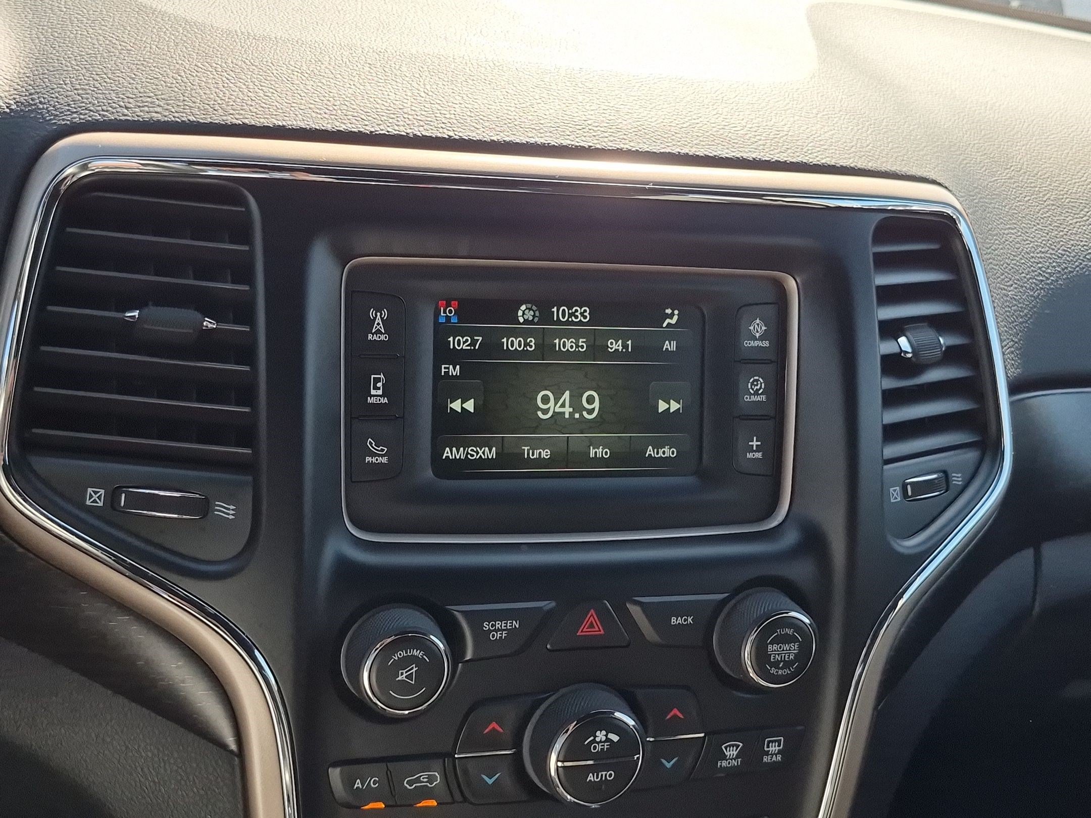 Used 2015 Jeep Grand Cherokee Laredo w/ Quick Order Package 23E AWD/4WD image 22