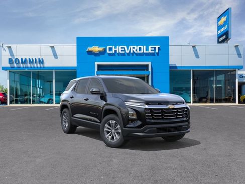 Used 2026 Chevrolet Equinox LT w/ Safety and Technology Package AWD/4WD image 2