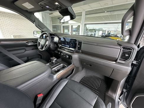 Certified 2023 Chevrolet Silverado 1500 RST w/ Redline Edition AWD/4WD image 28