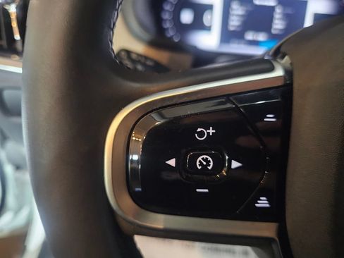 Certified 2025 Volvo V90 B6 Cross Country Plus AWD/4WD image 22