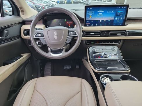 Certified 2022 Lincoln Nautilus Reserve image 12