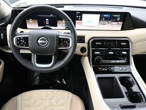 Used 2025 Nissan Armada Platinum Reserve image 8