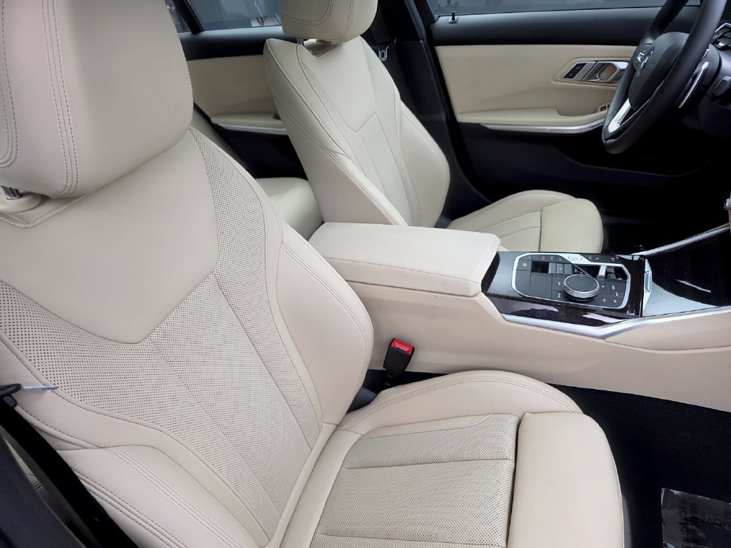 Certified 2023 BMW 330i Sedan w/ Convenience Package RWD image 27