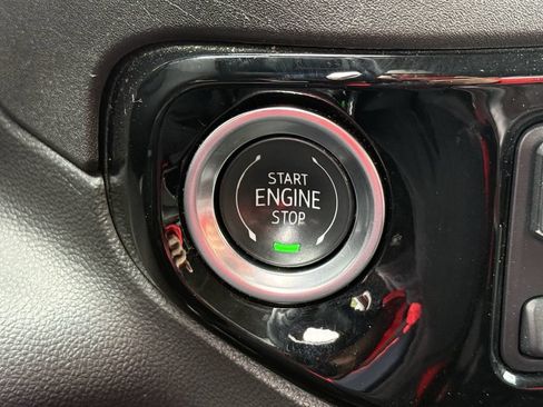 Used 2025 Chevrolet Silverado 1500 LT AWD/4WD image 19
