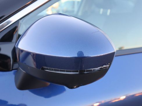 Used 2023 Nissan Rogue SL w/ SL Premium Package image 4