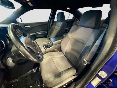 Used 2022 Dodge Charger SXT w/ Driver Convenience Group image 17