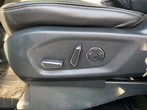 Used 2018 Ford Explorer Platinum AWD/4WD image 14