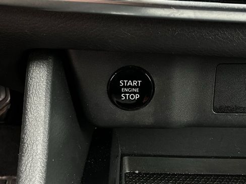 Used 2025 Nissan Rogue SV image 26