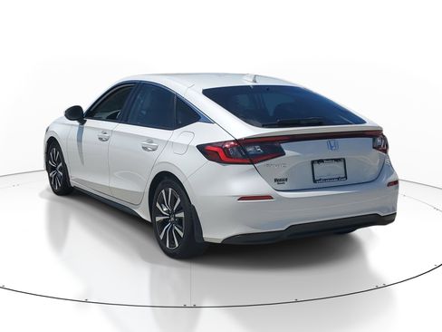 Certified 2024 Honda Civic EX-L image 4