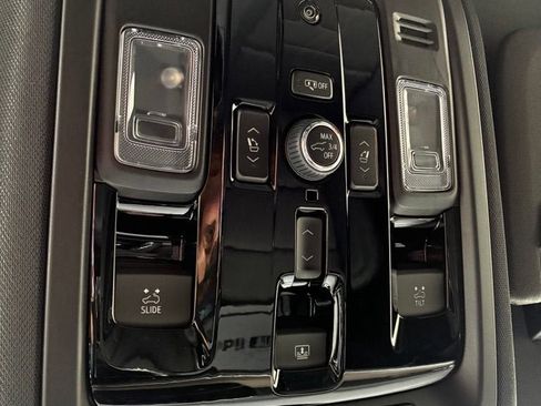 New 2026 Chevrolet Suburban High Country AWD/4WD image 29