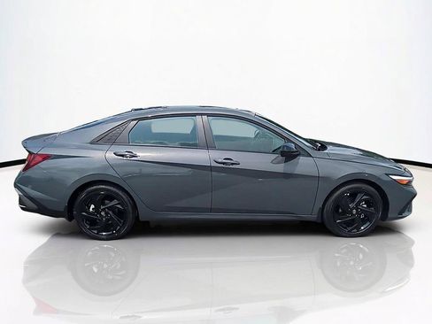 New 2026 Hyundai Elantra SEL Sport FWD image 4