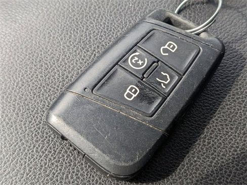 Used 2022 Volkswagen Tiguan SE image 30