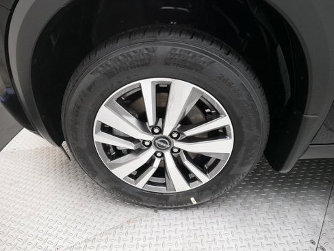 Certified 2025 Nissan Pathfinder SL image 28