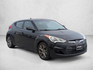 Used 2016 Hyundai Veloster video 2