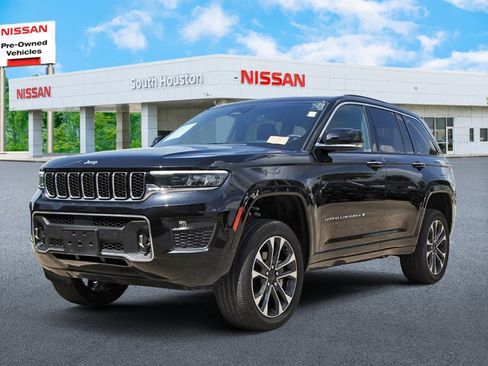 Used 2023 Jeep Grand Cherokee Overland AWD/4WD image 2