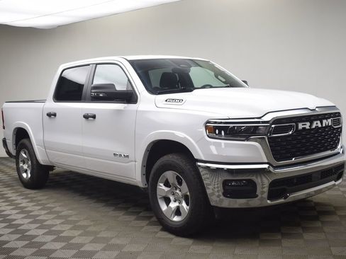 New 2026 RAM 1500 4x4 Crew Cab image 2