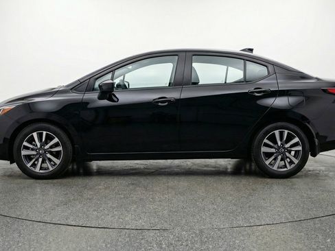 Used 2025 Nissan Versa SV image 5
