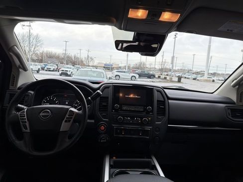 Used 2024 Nissan Titan SV w/ SV Convenience Package image 14