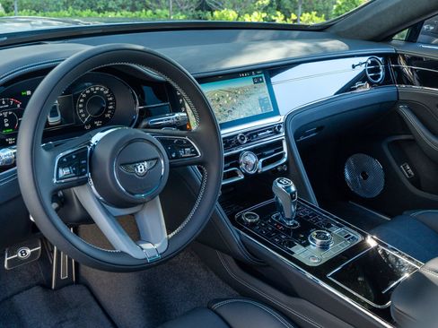 Used 2025 Bentley Flying Spur Plug-In Hybrid AWD/4WD image 27