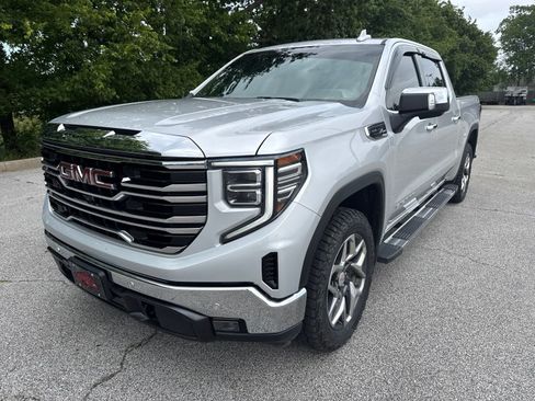 Used 2022 GMC Sierra 1500 SLT w/ SLT Premium Plus Package AWD/4WD image 1