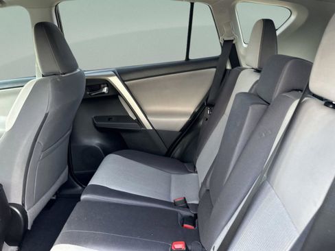 Used 2015 Toyota RAV4 XLE image 19