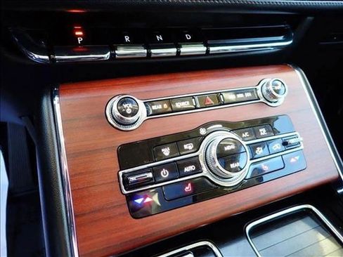 Used 2023 Lincoln Aviator Reserve image 23