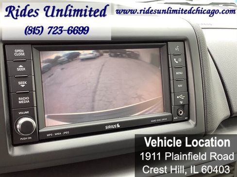 Used 2010 Volkswagen Routan SEL Premium FWD image 24