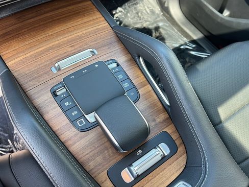 Used 2025 Mercedes-Benz GLS 450 4MATIC w/ AMG Line Exterior image 22