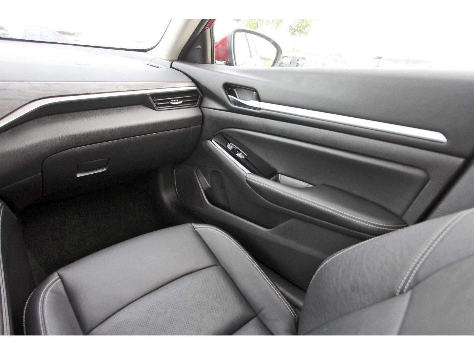 Certified 2025 Nissan Altima 2.5 SL FWD image 14
