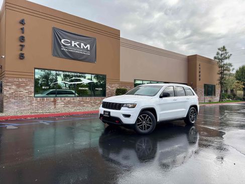 Used 2018 Jeep Grand Cherokee Trailhawk image 2