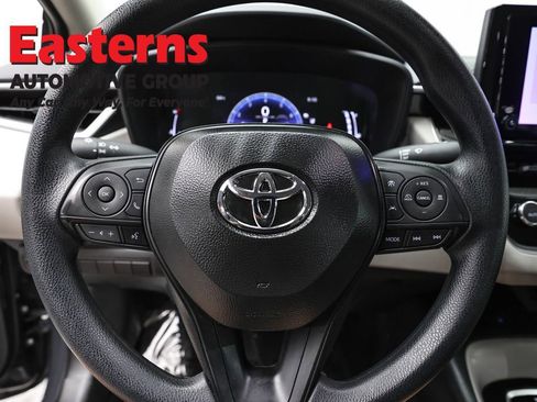 Used 2026 Toyota Corolla LE w/ LE Premium Package FWD image 10